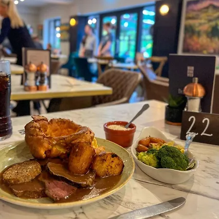 Floral Lodge Great Ayton With Hot Tub And Onsite Bistro Holiday home Great Ayton