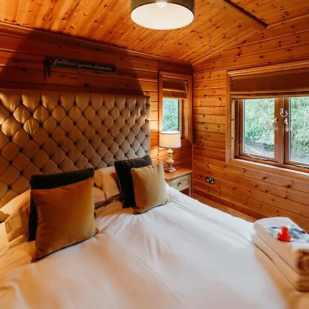 Holiday home Floral Lodge Great Ayton With Hot Tub And Onsite Bistro *