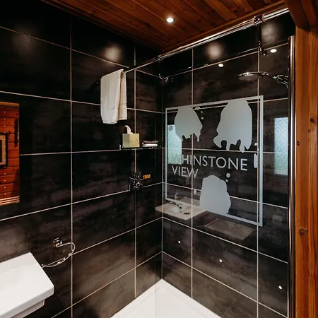 Floral Lodge Great Ayton With Hot Tub And Onsite Bistro * Great Ayton