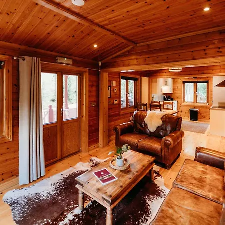 Holiday home Floral Lodge Great Ayton With Hot Tub And Onsite Bistro Great Ayton