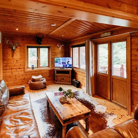 Floral Lodge Great Ayton With Hot Tub And Onsite Bistro * Great Ayton