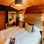 펜션 Floral With Hot Tub And Onsite Bistro *